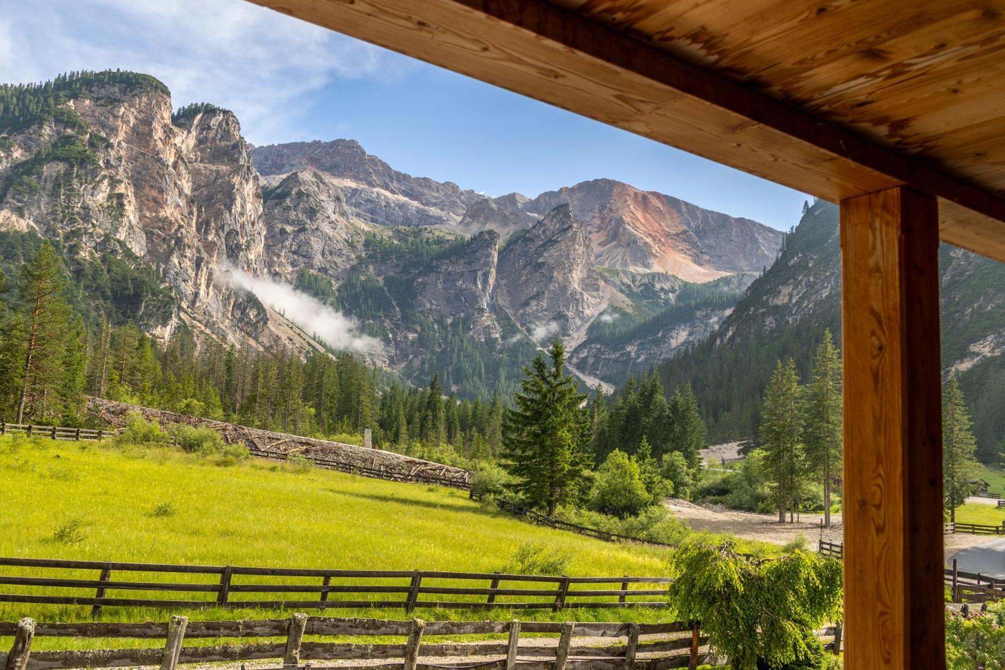 Alpin Natur Hotel Brueckele Braies  Kültér fotó